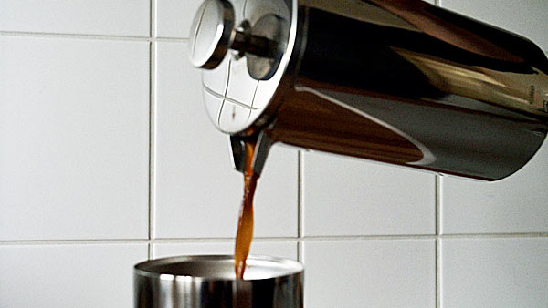 save money on coffee by making your  own takeaway coffee